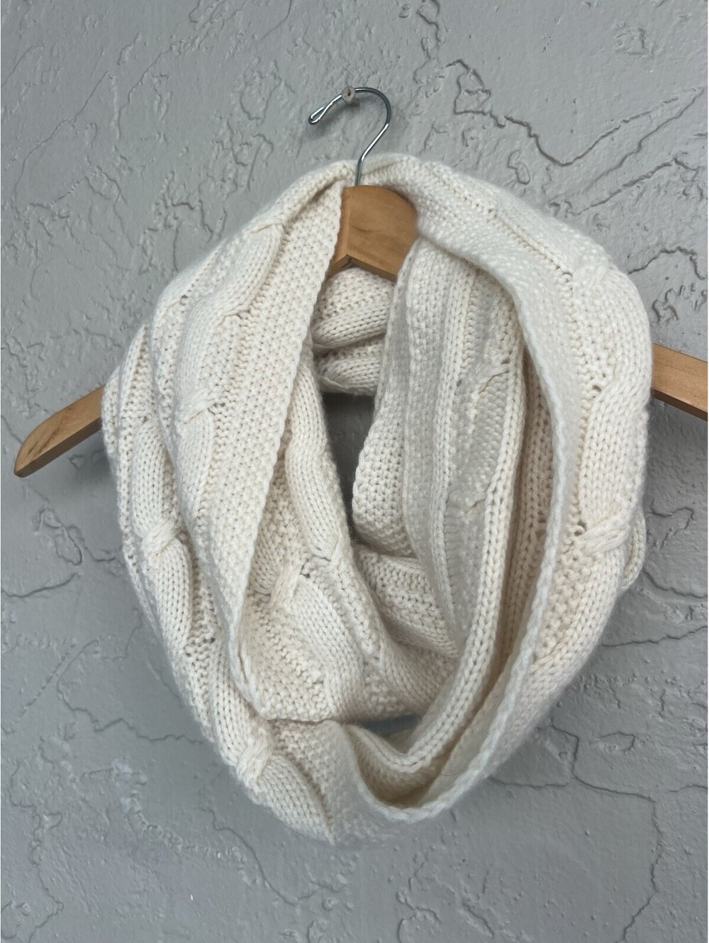 New Paul Stuart Cashmere Cable Knit Infinity Scarf Snood Cream One Size